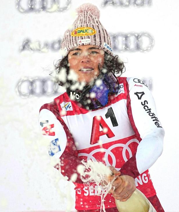 SKI ALPIN: FRAUEN-WELTCUP SEMMERING / RIESENTORLAUF FRAUEN: : PODIUM