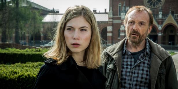 "Aufputzt is'" stürmt ewige Hitliste: Wer belächelt noch "Kabarettfilme"?