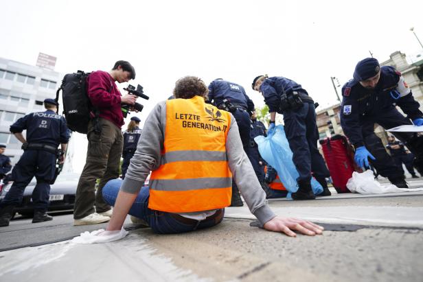 WIEN: "LETZTE GENERATION" LEGTE FRÜHVERKEHR LAHM