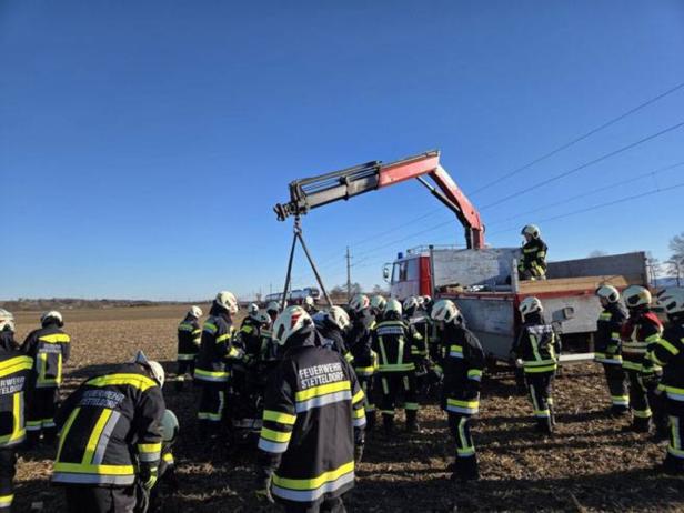 FF-Kranwagen barg Unfallauto