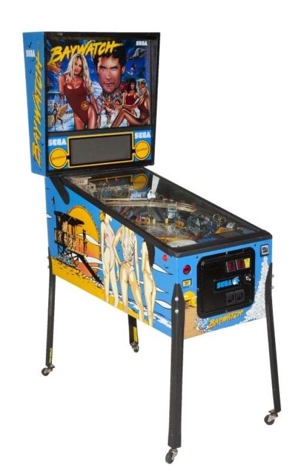 Ein Flipperautomat im „Baywatch“-Design von Sega.
