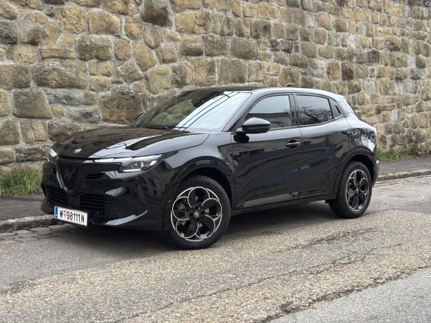 Alfa Romeo Junior Ibrida Q4