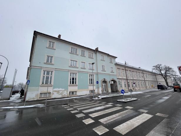 Die frühere Modeschule dient zwei Jahre lang als Ausweichquartier