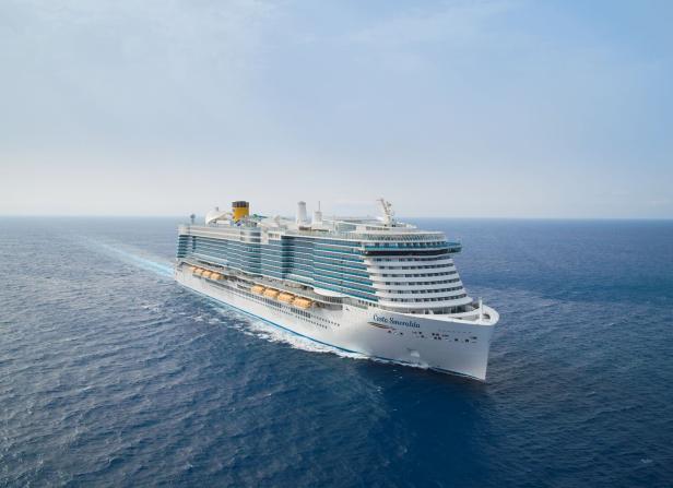 Kreuzfahrtschiff auf dem Meer