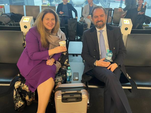 Wiens Finanzstadträtin Barbara Novak (SPÖ) und Gemeinderat Markus Ornig (Neos)