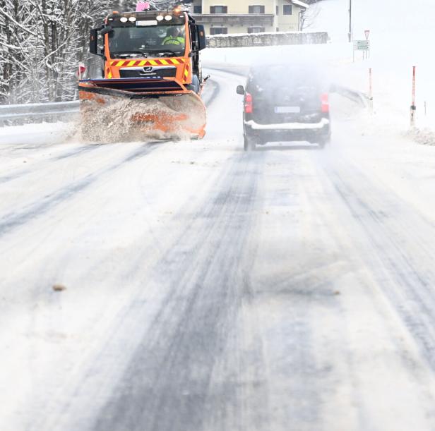 ++ THEMENBILD ++ KÄLTE / WINTER / WETTER / TEMPERATUREN / FROST / SCHNEE / VERKEHR