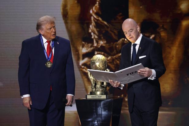 Infantino (r.) und Trump