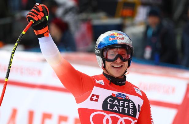 Marco Odermatt gewann zum vierten Mal in Folge die Abfahrt von Wengen