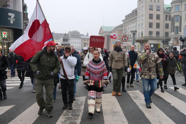 Copenhagen protest against escalating US rhetoric over Greenland