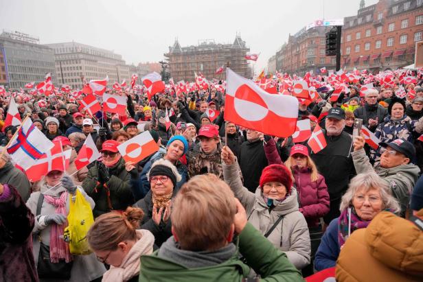 TOPSHOT-DENMARK-GREENLAND-US-DIPLOMACY-PROTEST