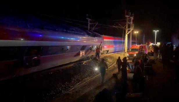 Two high-speed trains derail in Spain