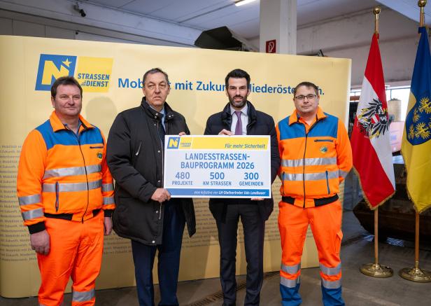 Straßenbaudirektor Decker und LH-Stellvertreter Landbauer