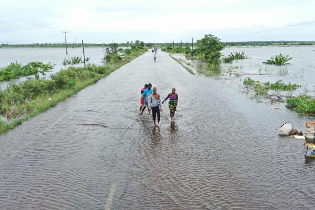 TOPSHOT-MOZAMBIQUE-WEATHER-FLOOD