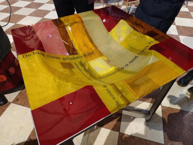 Das Taufbecken für die Bischofsweihe. 