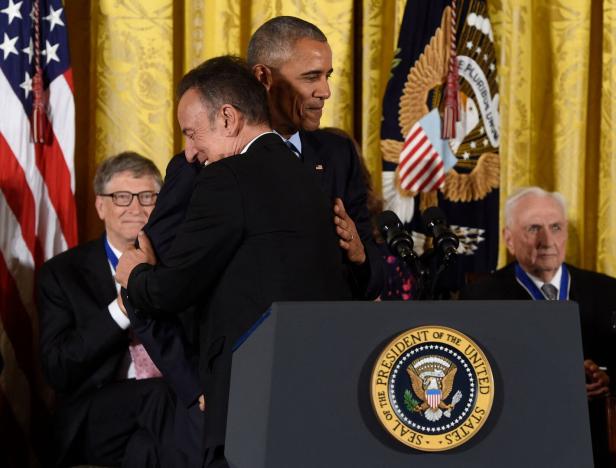 FILES-US-ENTERTAINMENT-SPRINGSTEEN-OBAMA