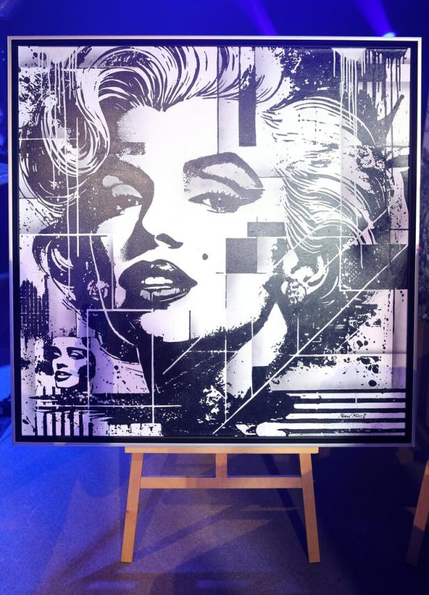 SPECIAL DINNER FOR CLIMATE ACTION: RED CARPET - AUDEMONROE - MONROE-GEMÄLDE