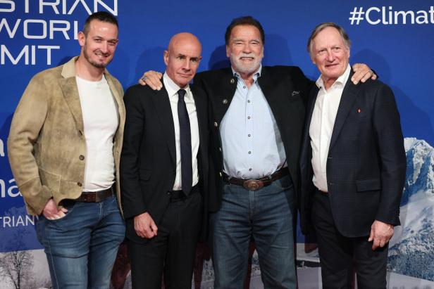 SPECIAL DINNER FOR CLIMATE ACTION: RED CARPET - PARIS/ELIASCH/SCHWARZENEGGER/KLAMMER