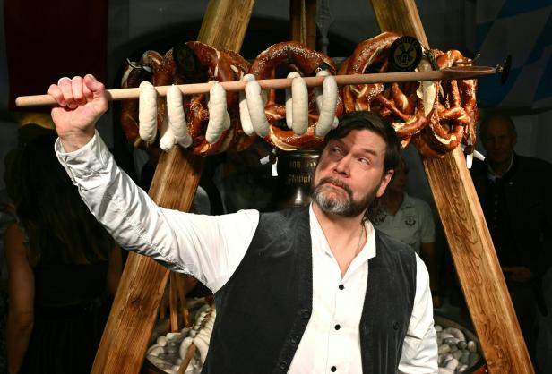 "33. WEISSWURSTPARTY": GARVEY