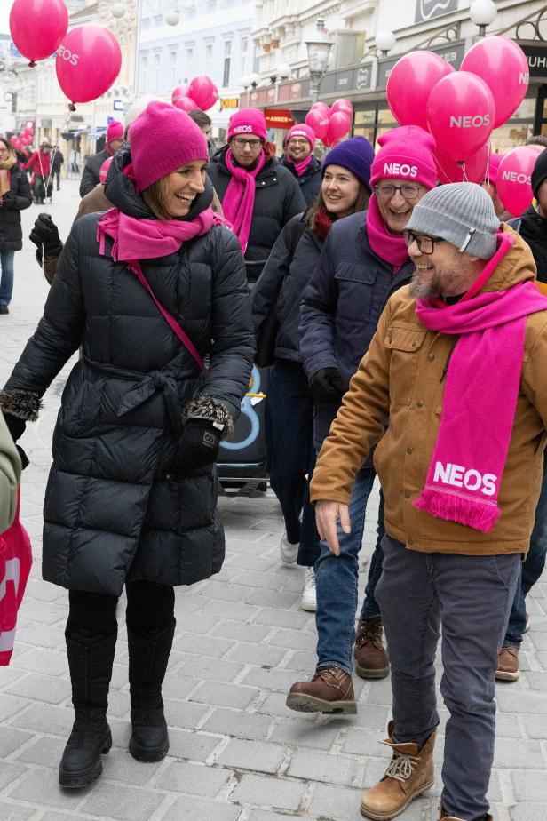 Indra Collini und Bernd Pinzer beim Wahlkampf in St. Pölten
