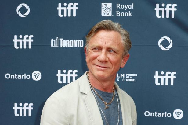 Daniel Craig