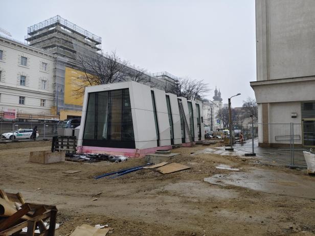 Neuer Eingang in die U-Bahn am Frankhplatz. 
