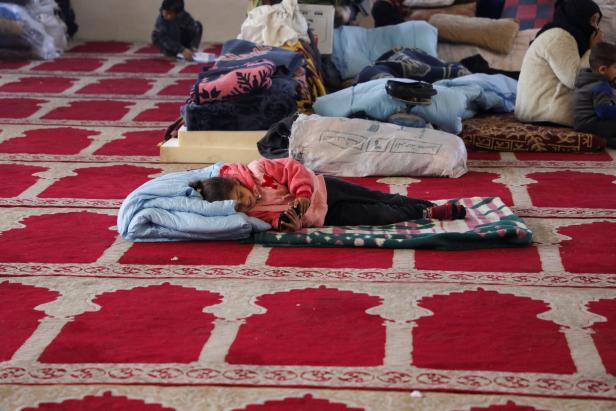 Flüchtlinge sind in Moscheen in Qamishli untergekommen.