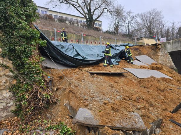 Sicherungsarbeiten nach Hangrutsch