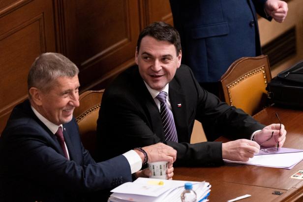Confidence vote in the parliament, in Prague