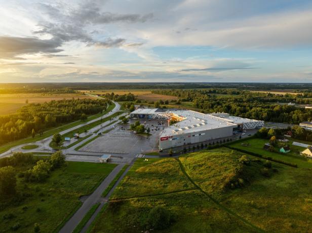 Fachmarktzentrum auf der grünen Wiese