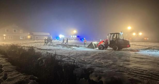 Schubraupe beim Abtragen von verseuchtem Boden