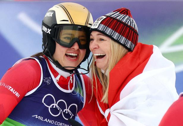 Skifahrerinnen Huber und Rädler im Ziel