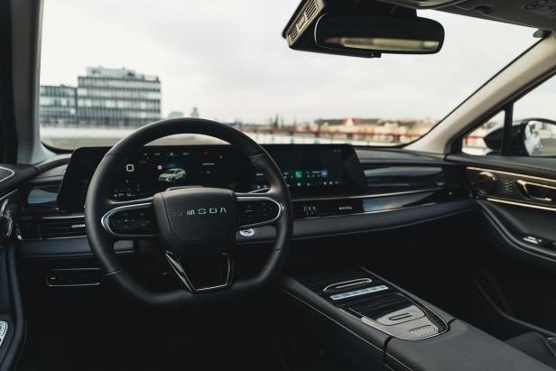 Bei der Bedienung des Omoda 5 wurde großteils auf Knöpfe verzichtet.