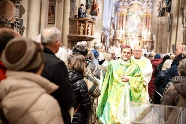 Erzbischof Josef Grünwidl hielt eine Messe im Dom zu Wiener Neustadt.