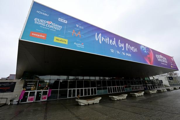 ESC BANNER AN DER WIENER STADTHALLE
