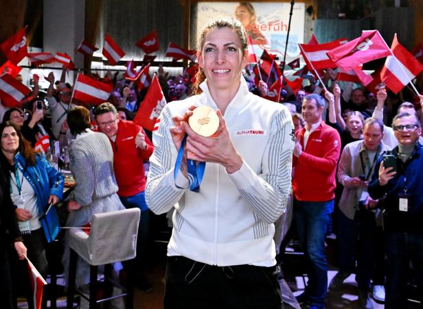 OLYMPIA 2026: SKELETON / FRAUEN / MEDAILLENFEIER / FLOCK (AUT)