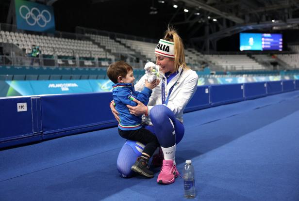 FILE PHOTO: Speed Skating - Women's 3000m Victory Ceremony