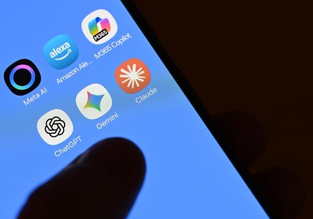 ++ THEMENBILD ++ KI-CHATBOTS / KI - KÜNSTLICHE INTELLIGENZ / KI-ASSISTENTEN