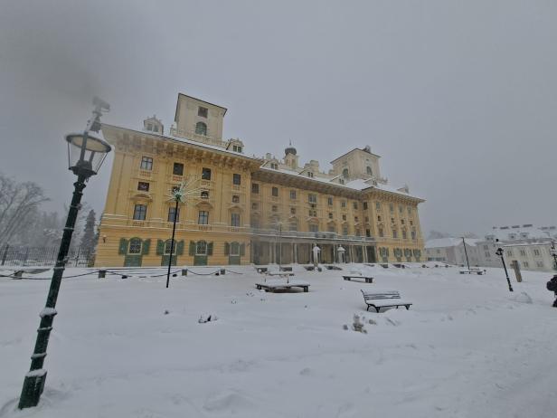 Das eingeschneite Schloss Esterhazy