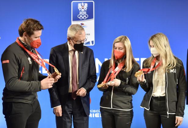 Bitte mit Maske: Der Olympia-Empfang 2022 nach den Corona-Spielen in Peking