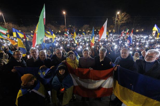 KUNDGEBEUNG "MARSCH DES LICHTS": MINNICH/LOBIS/GERSTL/OBERHOFER/BAYER/KOGLER/CHYMYNEZ