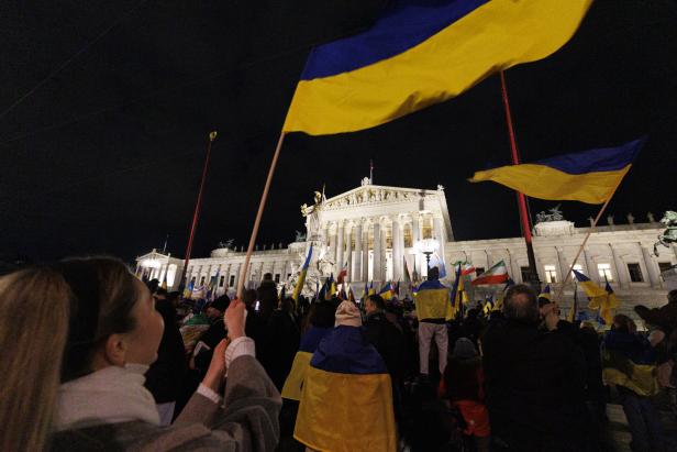 KUNDGEBEUNG "MARSCH DES LICHTS"