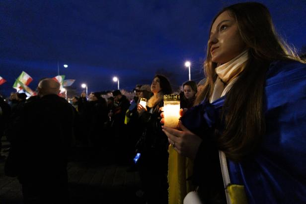 KUNDGEBEUNG "MARSCH DES LICHTS"