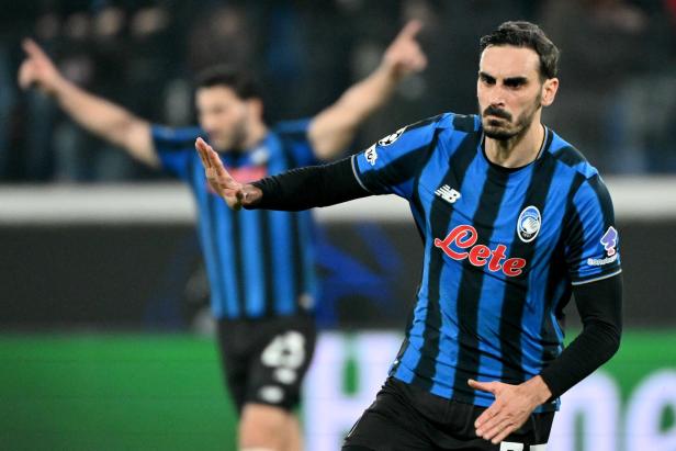 TOPSHOT-FBL-EUR-C1-ATALANTA-DORTMUND