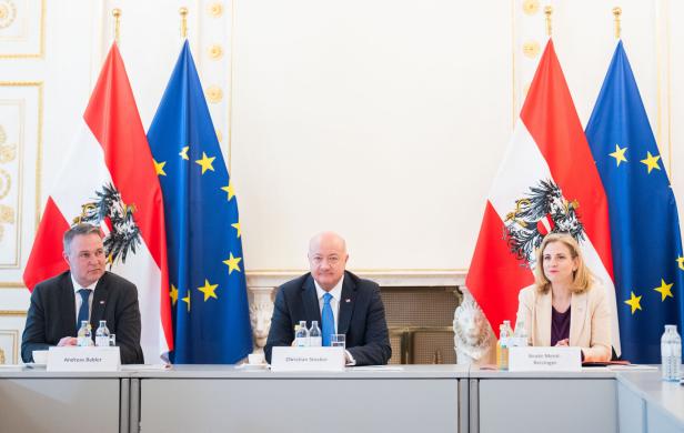 PG BUNDESKANZLERAMT "EIN JAHR BUNDESREGIERUNG": BABLER / STOCKER / MEINL-REISINGER