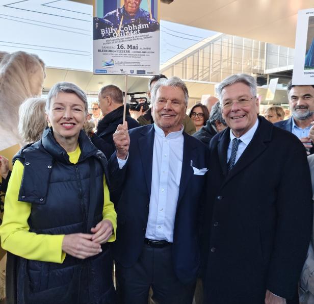 Landeshauptmann Peter Kaiser (r.), Hans Peter Haselsteiner und LH-Stellvertreterin Gaby Schaunig. 