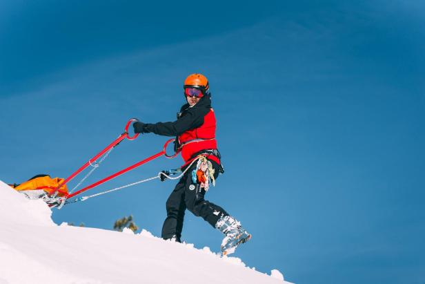 Im Rahmen der Bilanz-Präsentation hielten die Bergretter eine Übung ab.