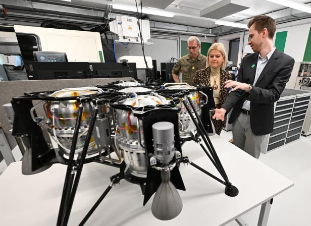 MEDIENTERMIN BUNDESMINISTERIUM FÜR LANDESVERTEIDIGUNG (BMLV) "BESICHTIGUNG EINES ÖSTERREICHISCHEN SATELLITEN-DEMO-MODELLS SOWIE DER PRODUKTIONSSTÄTTE"