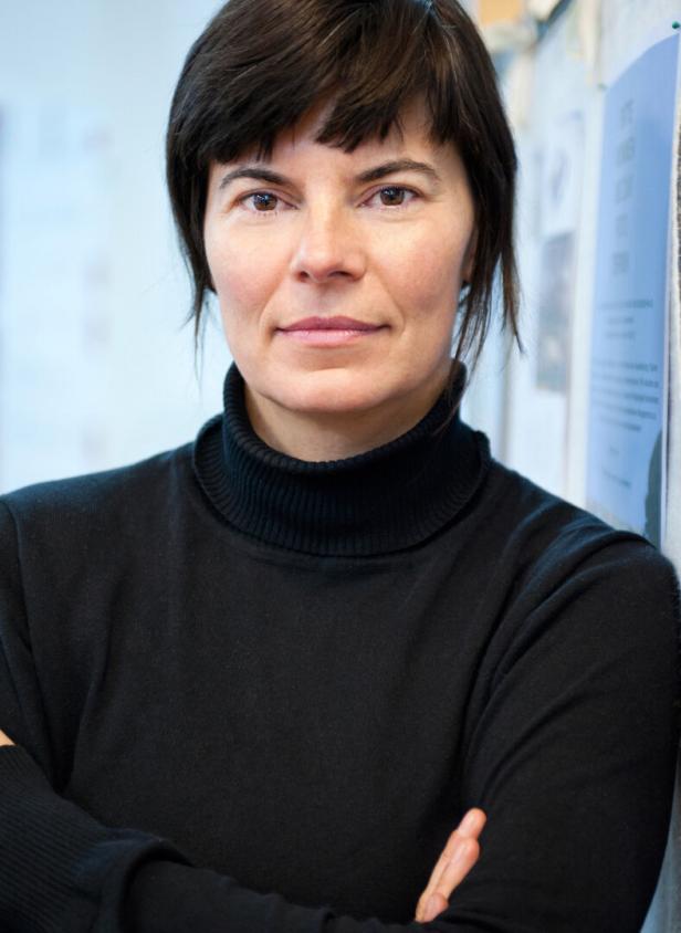 Gabu Heindl mit schwarzen Rollkragenpullover