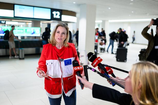 CHARTERMASCHINE MIT AUSGEFLOGENEN ÖSTERREICHERN AUS MASKAT IN WIEN-SCHWECHAT GELANDET: MEINL-REISINGER (NEOS)