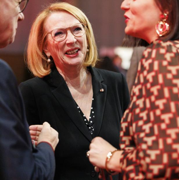 BUNDESPARTEITAG DER SPÖ: Doris BURES (SPÖ)